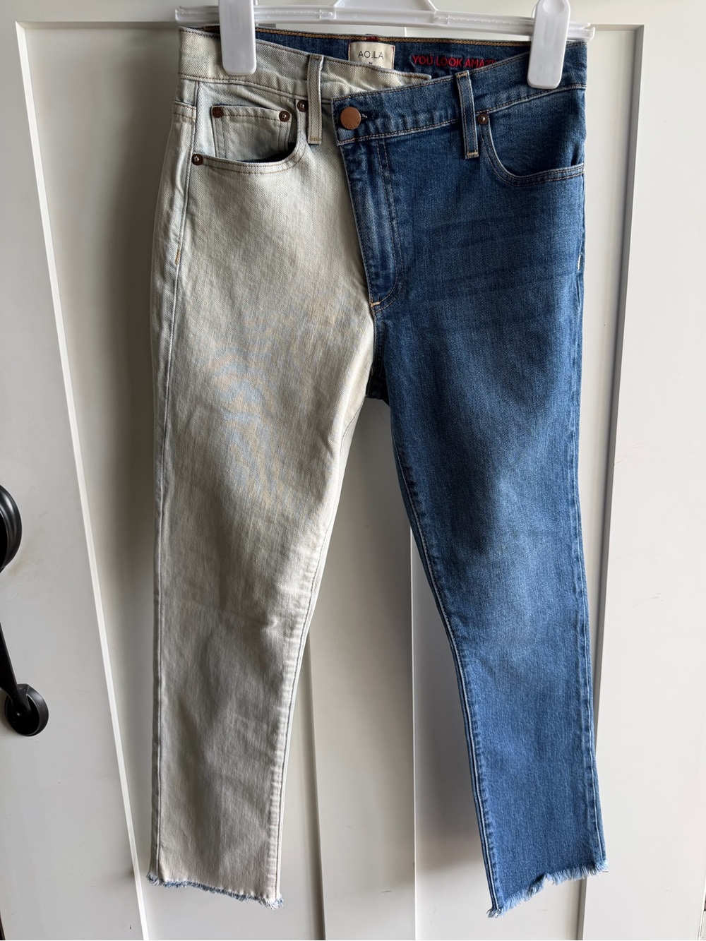 Alice + Olivia 2 tone asymmetrical button denim size 27!